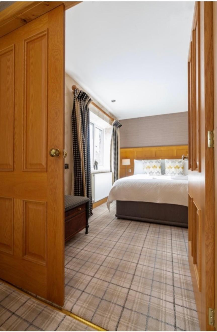 Yewfield Self Catering Apartments Гоксгед Екстер'єр фото