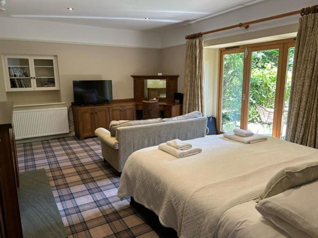 Yewfield Self Catering Apartments Гоксгед Екстер'єр фото